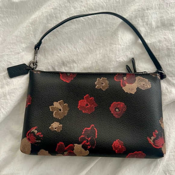 👑✅PRICE FIRM✅COACH Mini leather floral bag with front pouch - Picture 4 of 12